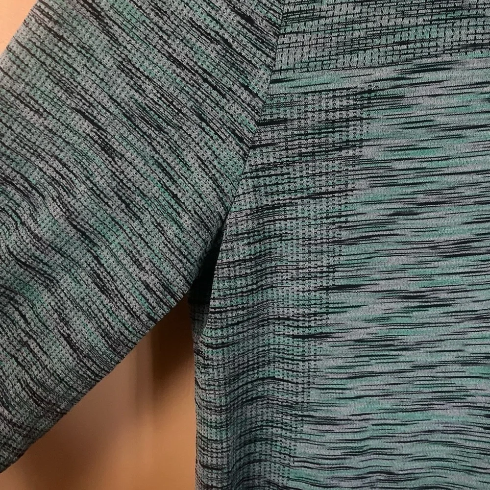 UNDER Armour Men’s Medium Heat Gear Dri Fit Green 1/4 Zip Pullover - Picture 5 of 8